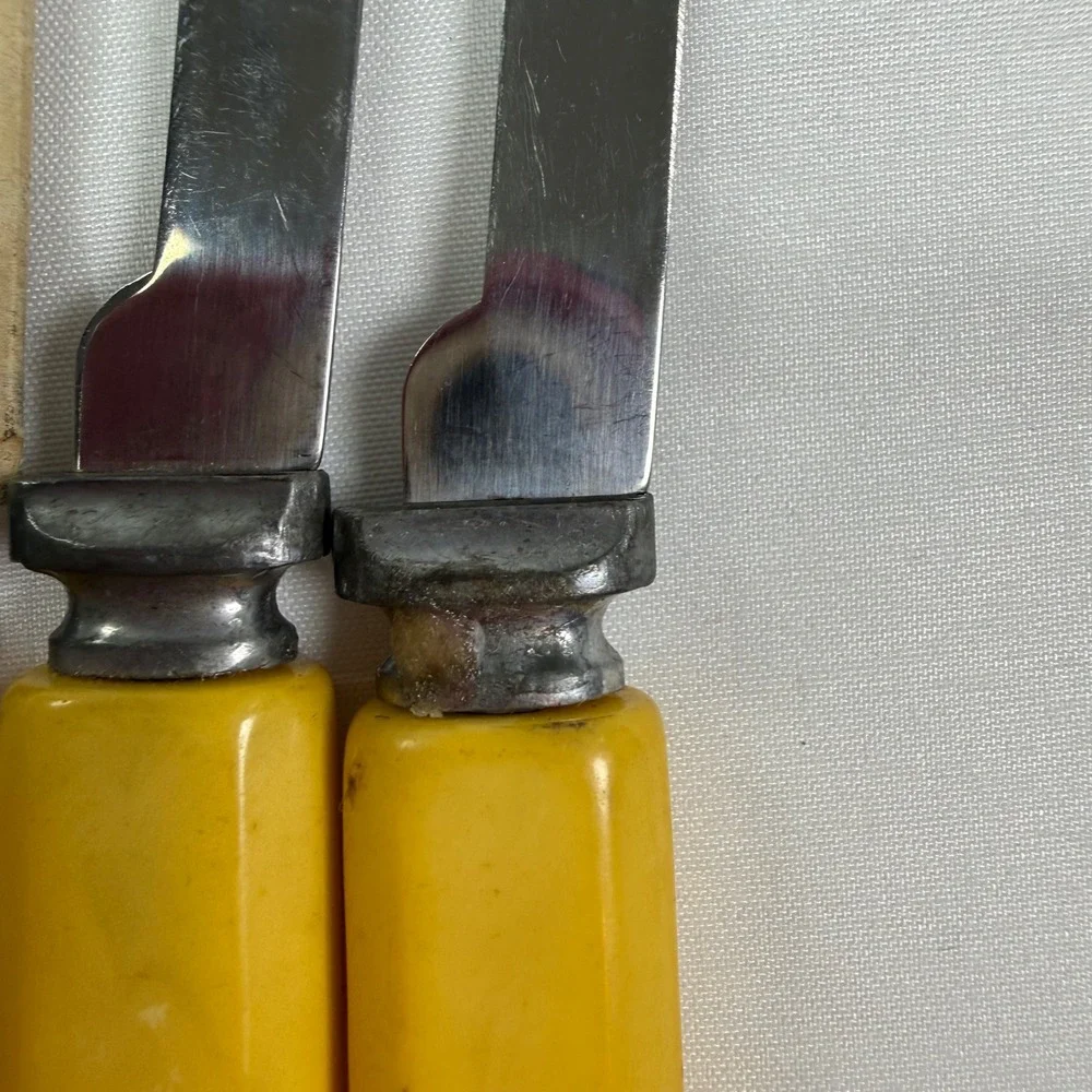 Vintage Henrys Original Tomato Steak Knives Set 6 Bakelite Handle Stainless